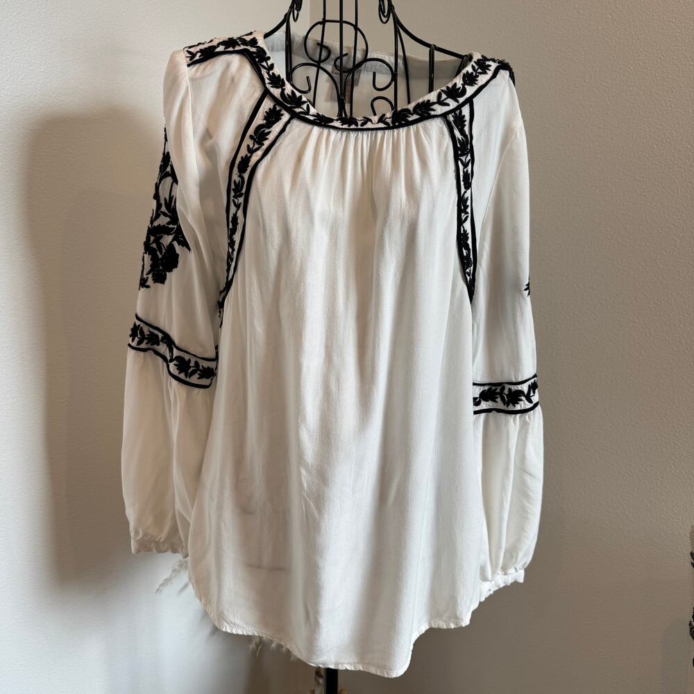 Chico's White Embroidered Boho Chic Romantic Peasant Top Size 0 (4/6)